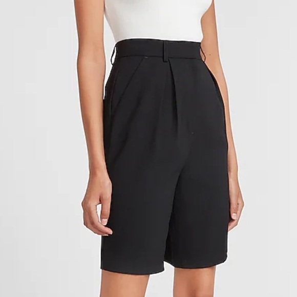 NWT! Express Black High Waisted Bermuda Shorts - Size 4 - Picture 1 of 6